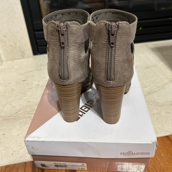Fergalicious, size 6 heels - Picture 4 of 4
